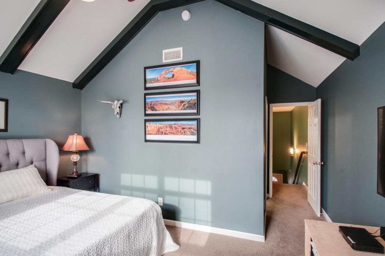 Vacation Home 5 Mins To Down Town 2 Bedrooms 2 Baths Garden Area Hot Tub Nashville Exterior photo