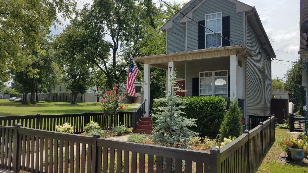 Vacation Home 5 Mins To Down Town 2 Bedrooms 2 Baths Garden Area Hot Tub Nashville Exterior photo